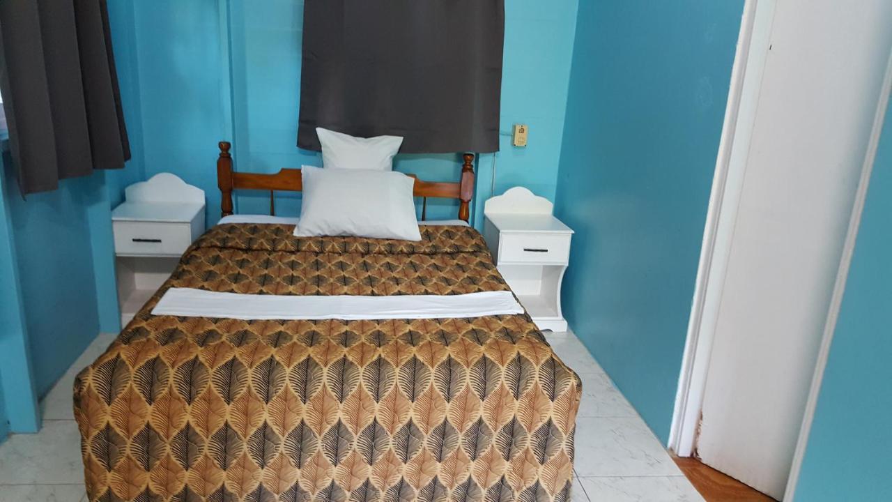 Chez Ophelia Cottage Apartments Roseau Buitenkant foto
